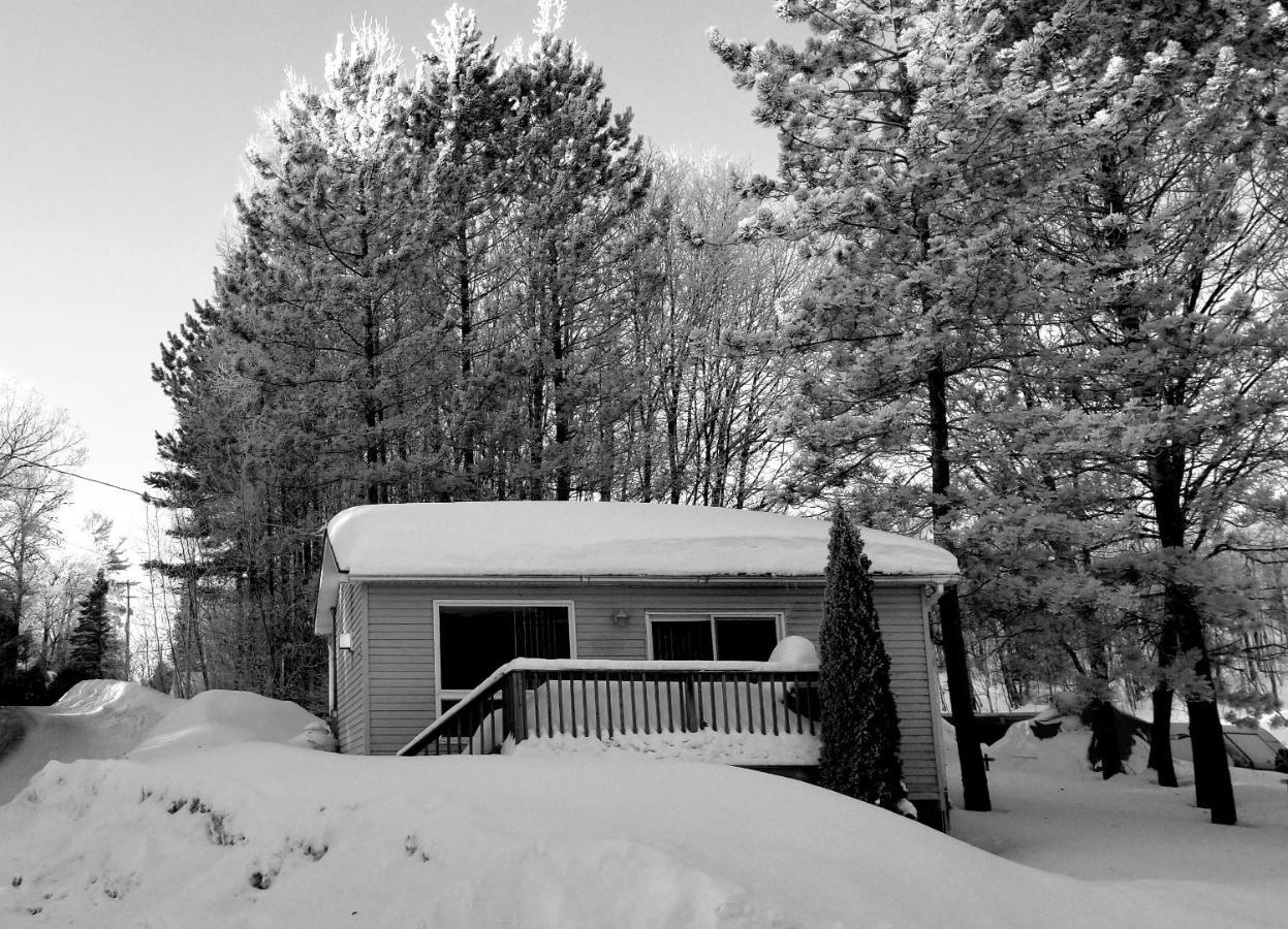 Oakview Lodge & Marina Algonquin Highlands Buitenkant foto