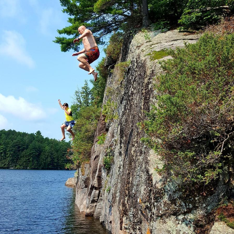 Oakview Lodge & Marina Algonquin Highlands Buitenkant foto